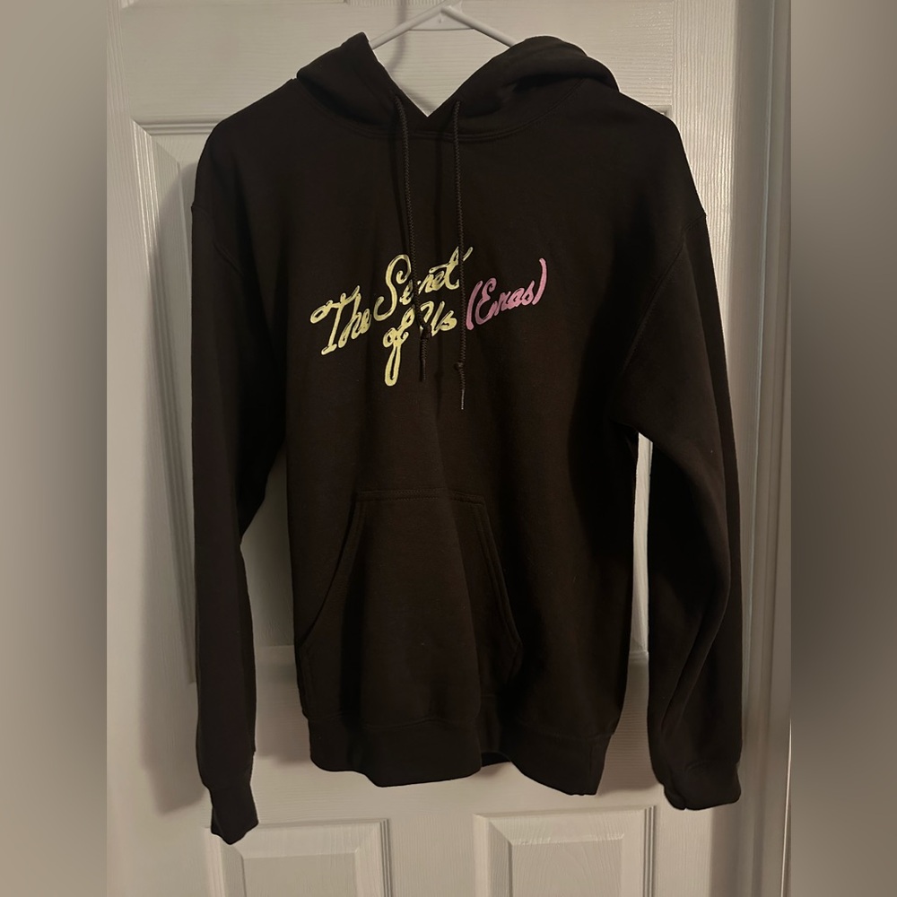 Black Casual Sweatshirt with Graphic Design